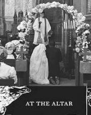 У алтаря (1909)